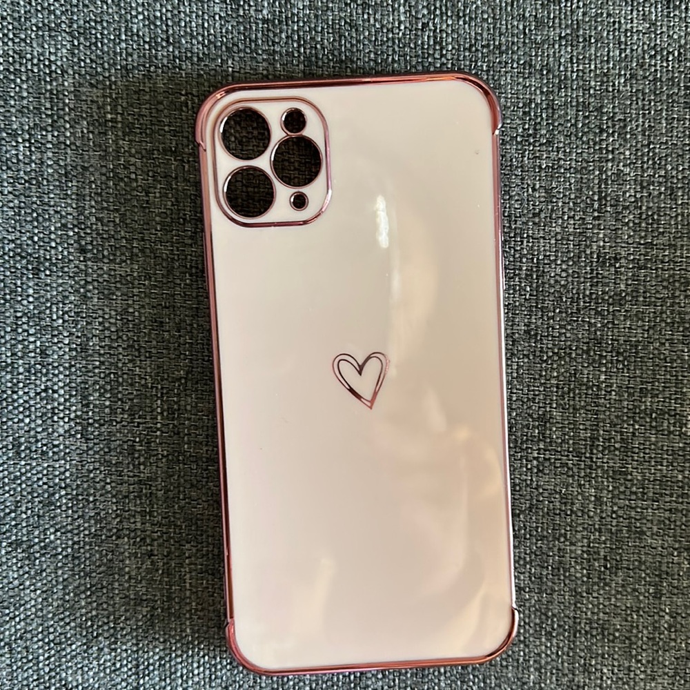 11 pro max heart case